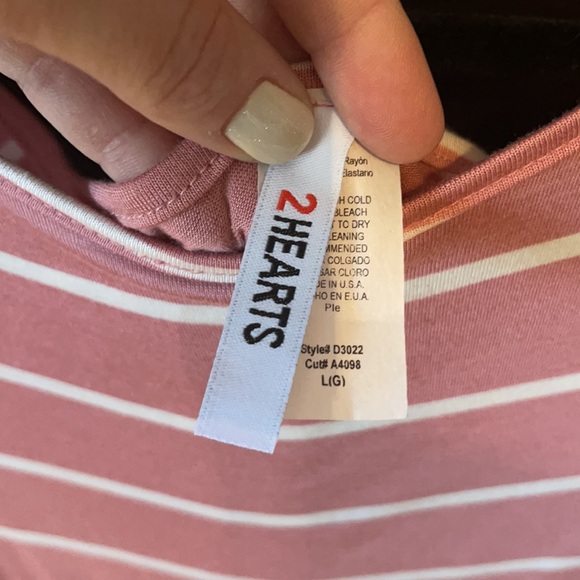 Shift Dress 👗 Super cute Mauve with scoop back detail! - Picture 3 of 4